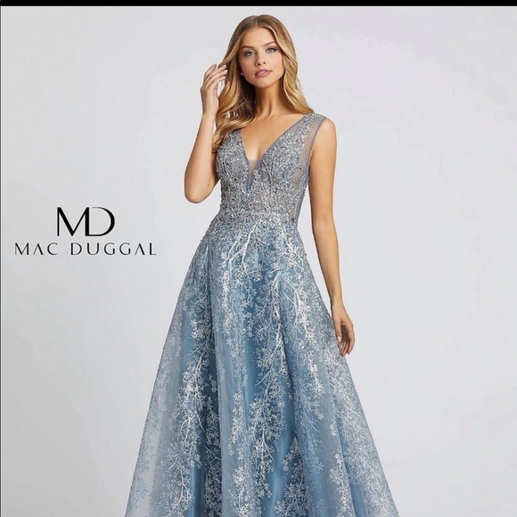 SOLD **** Mac Duggal Dress NEW SIZE 6 - Picture 1 of 6